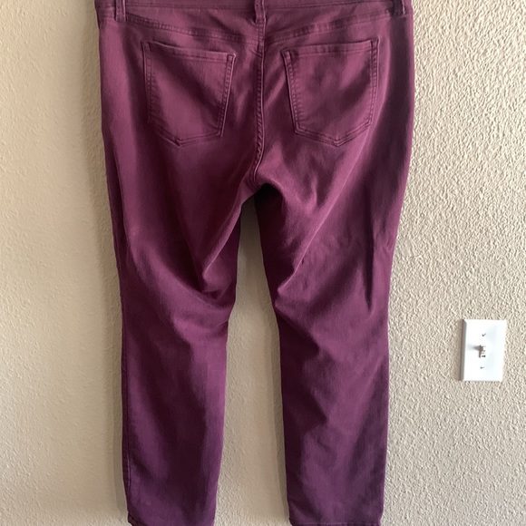 Liz Claiborne Burgundy Stretch Skinny Pants 16 - Picture 2 of 4